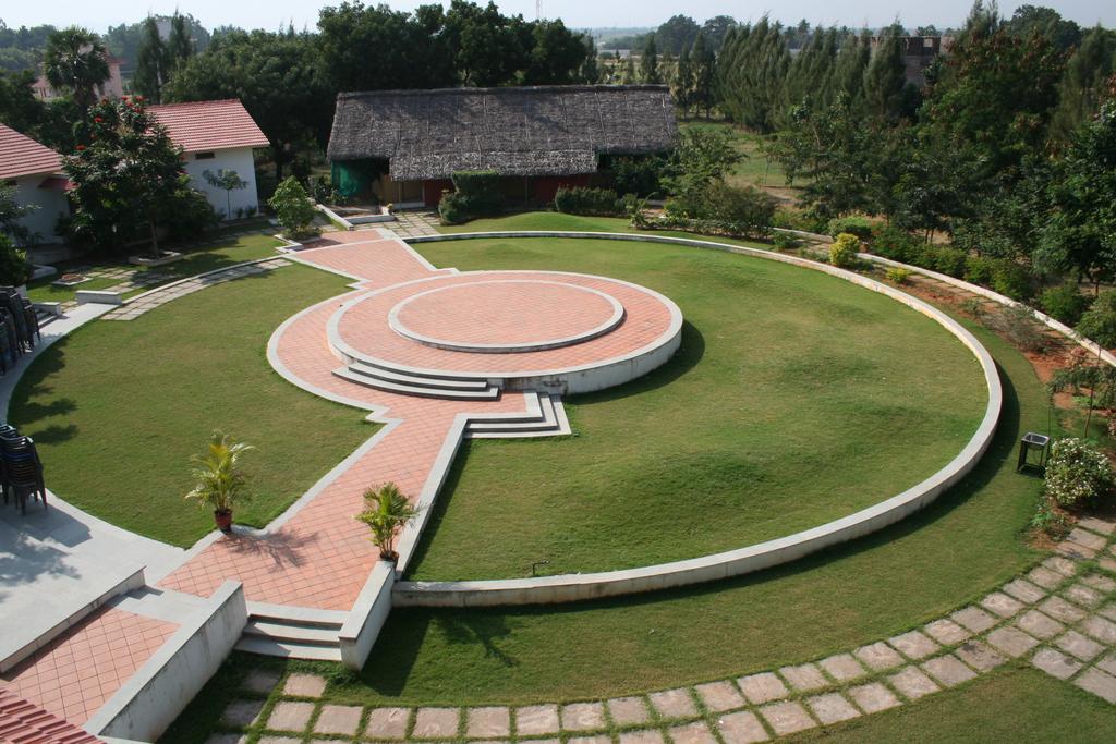 Sterling Arunai Anantha - Tiruvannamalai Luaran gambar